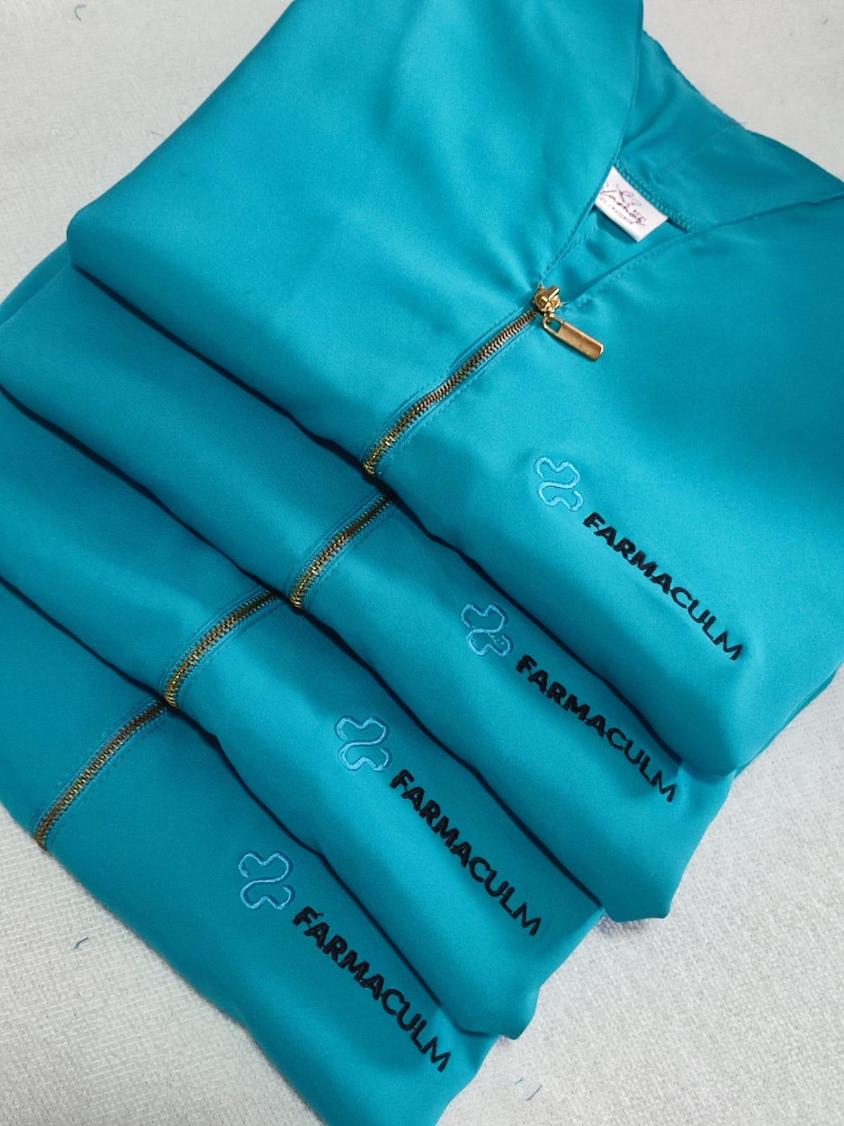 Bordado en Uniformes Celestes